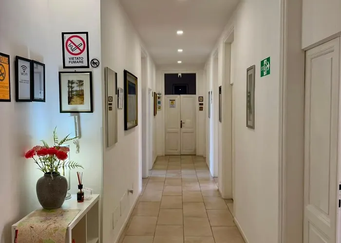 Konukevi Raynova Roma